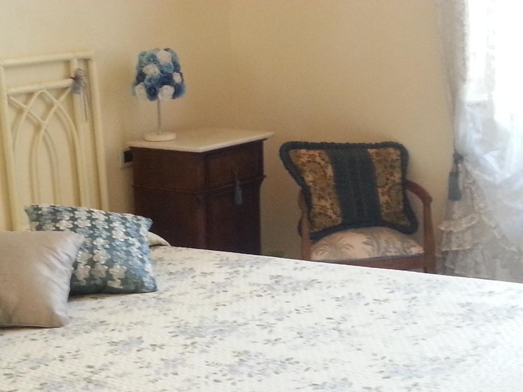 Casa Simonetti Bed and Breakfast Torre del Lago Puccini Δωμάτιο φωτογραφία